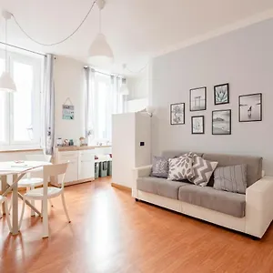 Mazzini 12 Very With Private Garage, Air Conditioning, Wifi, Just 50 Meters From The Apartment